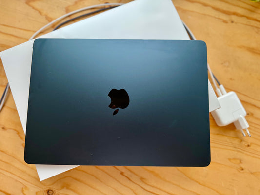 Apple MacBook Air 13.6" M2 — 8GB / 512GB (Midnight)