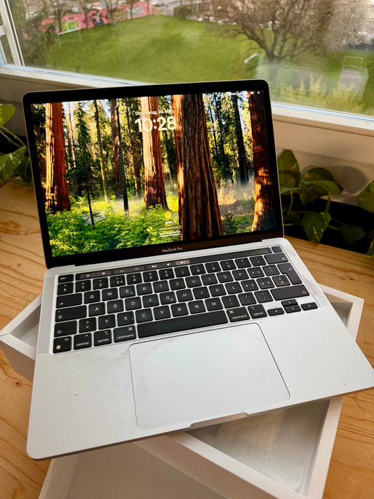 Apple MacBook Pro 13" M1 — 16GB / 512GB