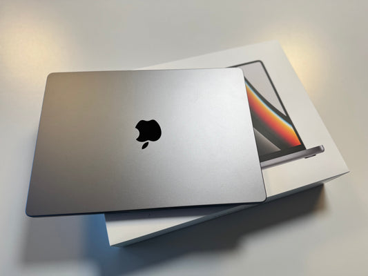 Apple MacBook Pro 14" M1 Max — 32GB / 1TB (Silver)